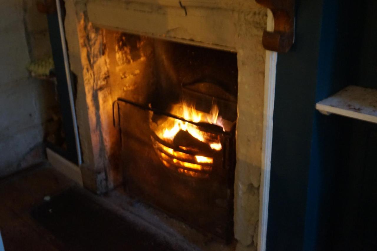 The Barge Inn Bradford-On-Avon Eksteriør billede